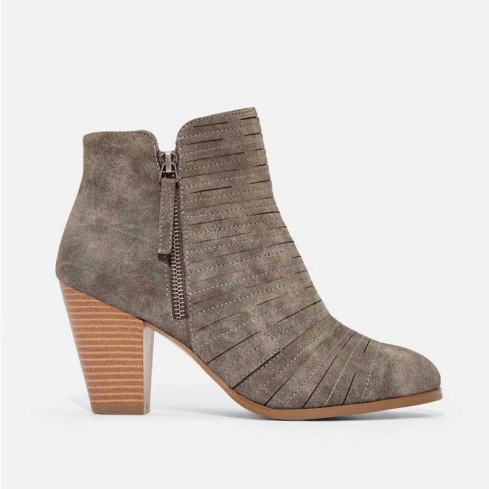 NWOT! JustFab Cartur Gray Booties in Size 10 Wide Width - Picture 7 of 11